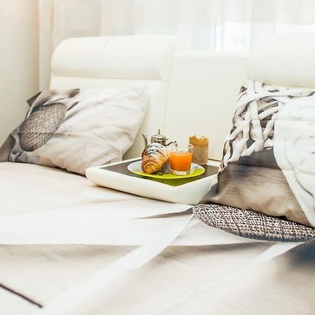 Apartments In Scandinavian Style Лвив Екстериор снимка